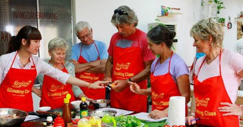 Tour dạy nấu ăn kết hợp du lịch cho khách nước ngoài | Tin tức | EzCooking Class