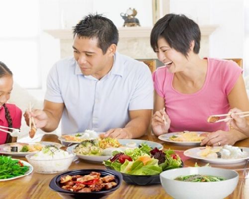 Vì sao cần duy trì bữa cơm chung trong gia đình?